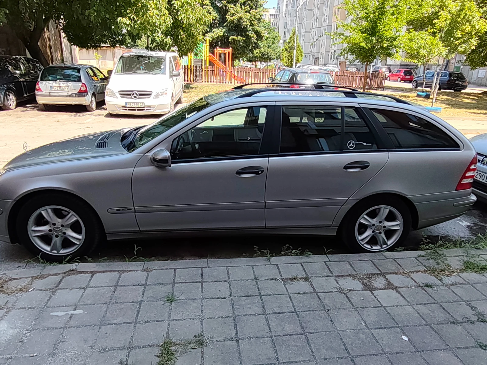 Mercedes-Benz C 220 W 203, снимка 6 - Автомобили и джипове - 55338451