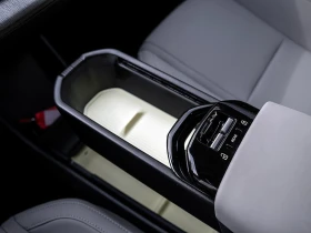 Volvo EX30 RANGE-PLUS* CAM* KEYLESS* NIGHT* LED* CARPLAY* , снимка 13
