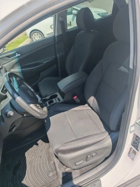 Hyundai Tucson 4x4/PANORAMA/AUTOMATIC/CARPLAY, снимка 8
