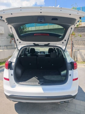 Hyundai Tucson 4x4/PANORAMA/AUTOMATIC/CARPLAY, снимка 7