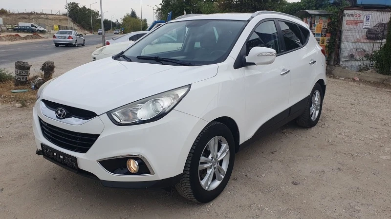 Hyundai IX35 1.7DНави, Камера, снимка 13 - Автомобили и джипове - 46650266