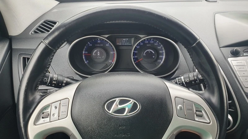 Hyundai IX35 1.7DНави, Камера, снимка 15 - Автомобили и джипове - 46650266