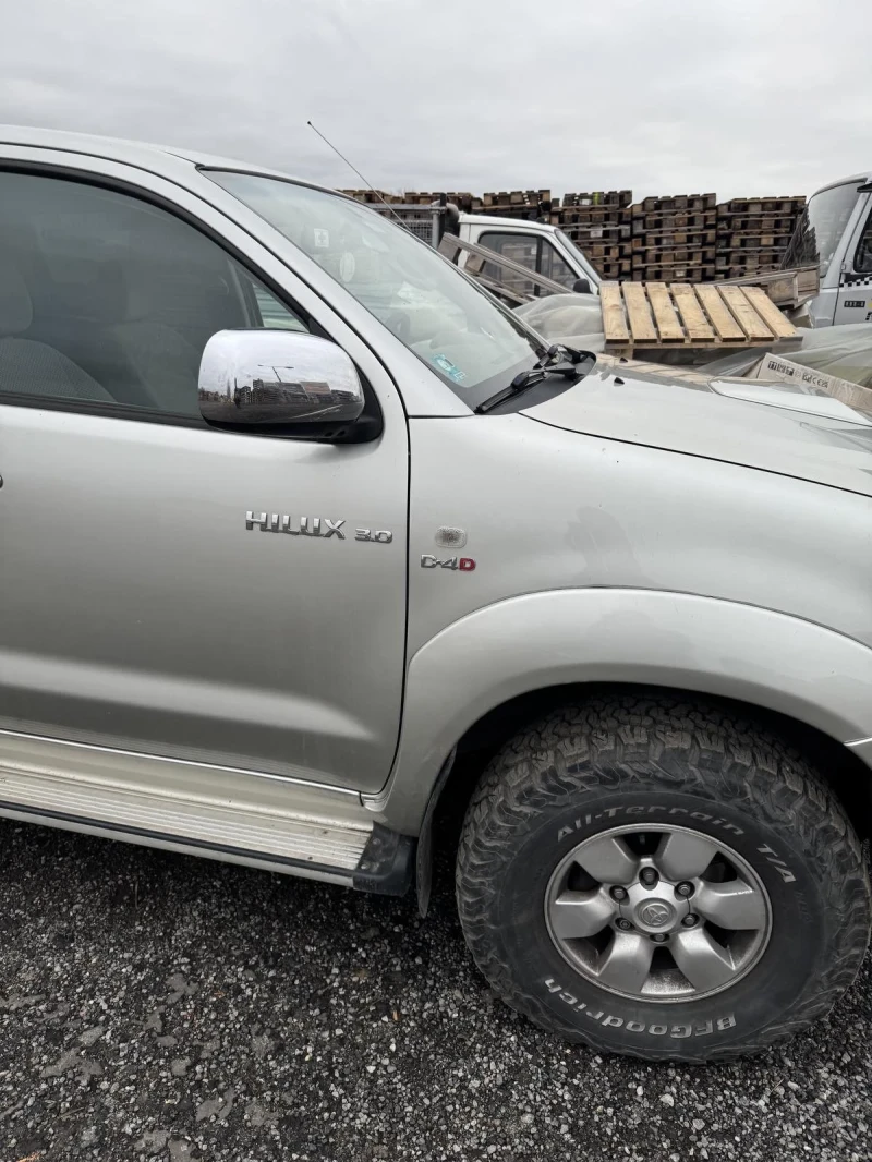 Toyota Hilux, снимка 4 - Автомобили и джипове - 48217177