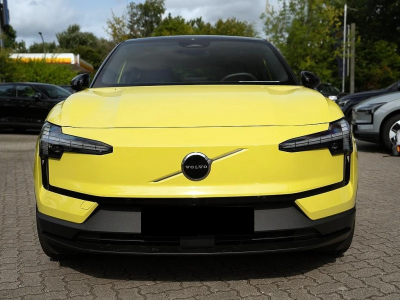 Volvo EX30 RANGE-PLUS* CAM* KEYLESS* NIGHT* LED* CARPLAY* , снимка 2 - Автомобили и джипове - 52410641