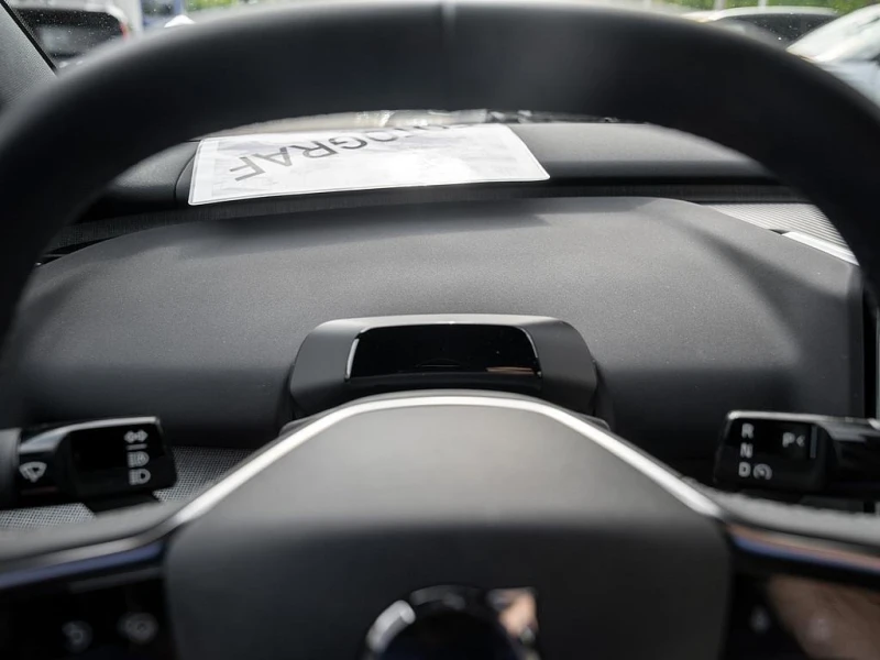 Volvo EX30 RANGE-PLUS* CAM* KEYLESS* NIGHT* LED* CARPLAY* , снимка 9 - Автомобили и джипове - 52410641