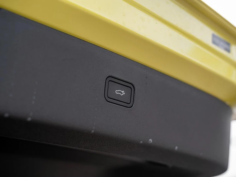 Volvo EX30 RANGE-PLUS* CAM* KEYLESS* NIGHT* LED* CARPLAY* , снимка 17 - Автомобили и джипове - 52410641