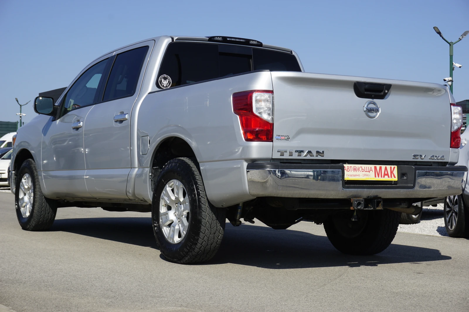 Nissan Titan crew cab 5+ 1места/Обслужен/Хладилник - изображение 5