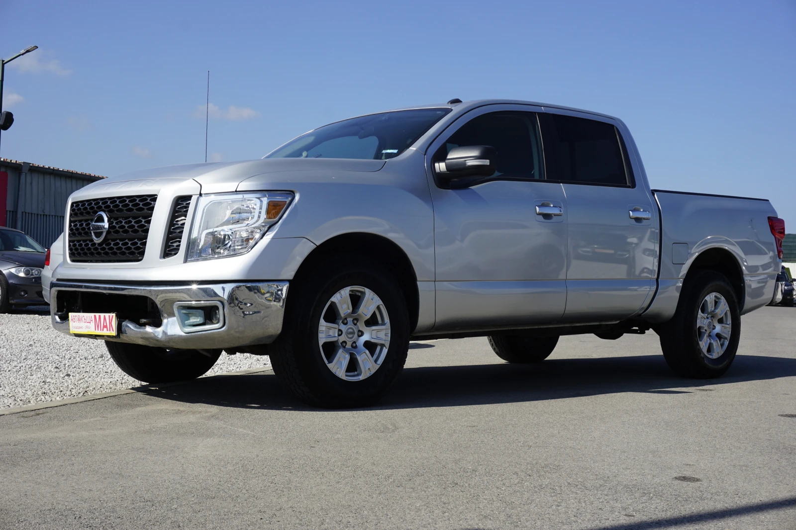 Nissan Titan crew cab 5+ 1места/Обслужен/Хладилник - изображение 3