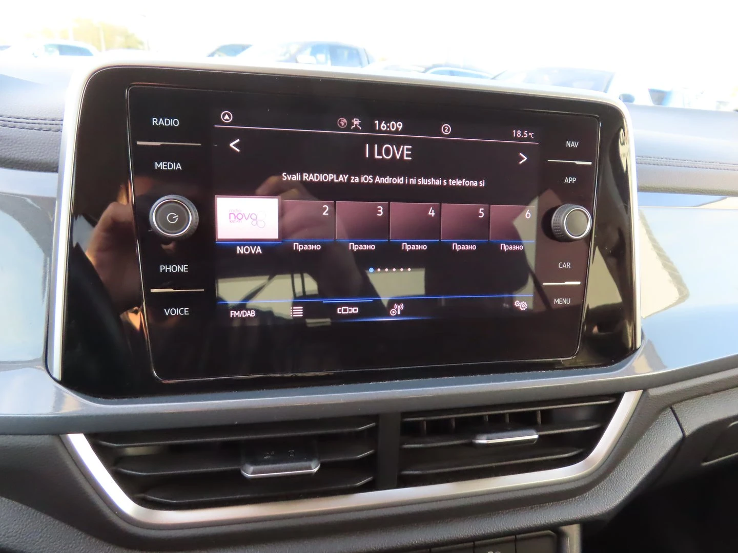 VW T-Roc VW T- Roc Style 1.5 TSI OPF DSG - изображение 8