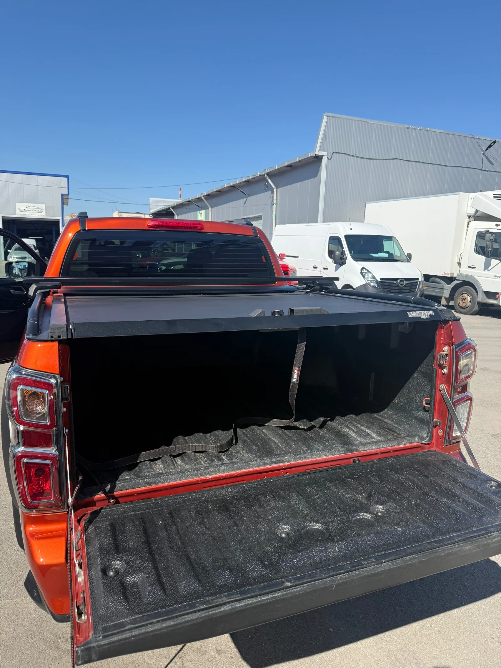 Isuzu D-max, снимка 14 - Автомобили и джипове - 53767980