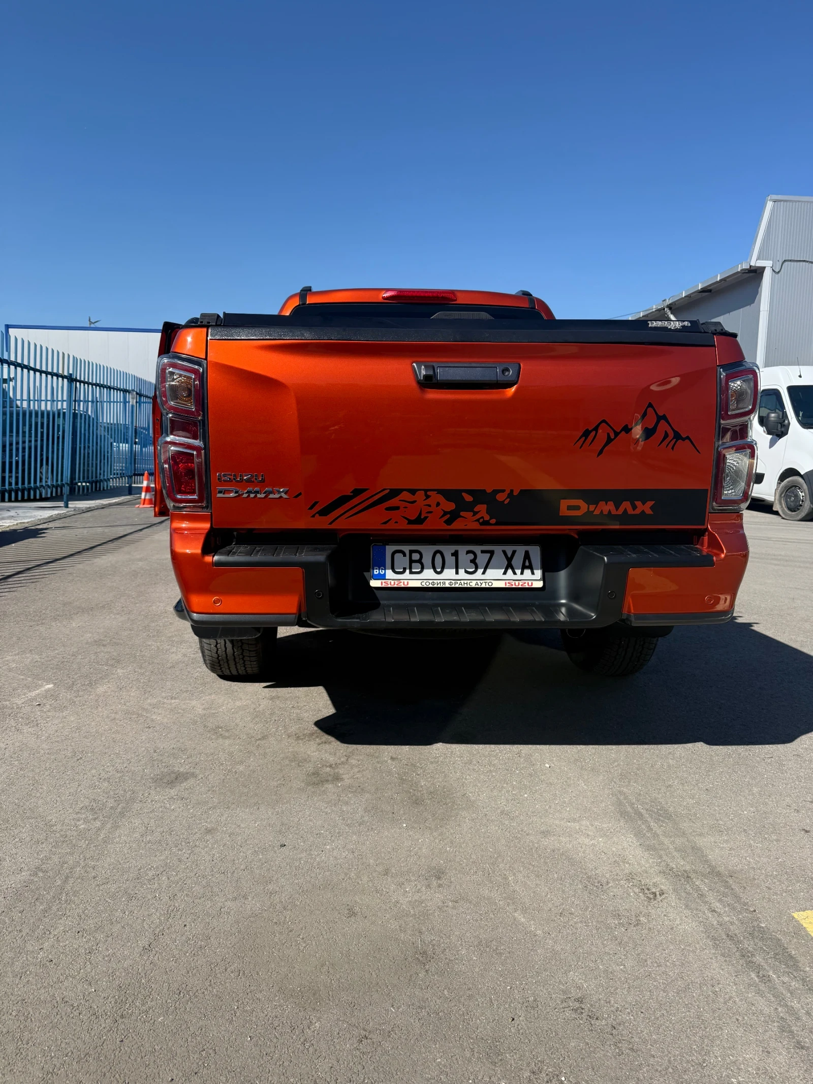 Isuzu D-max, снимка 11 - Автомобили и джипове - 53767980