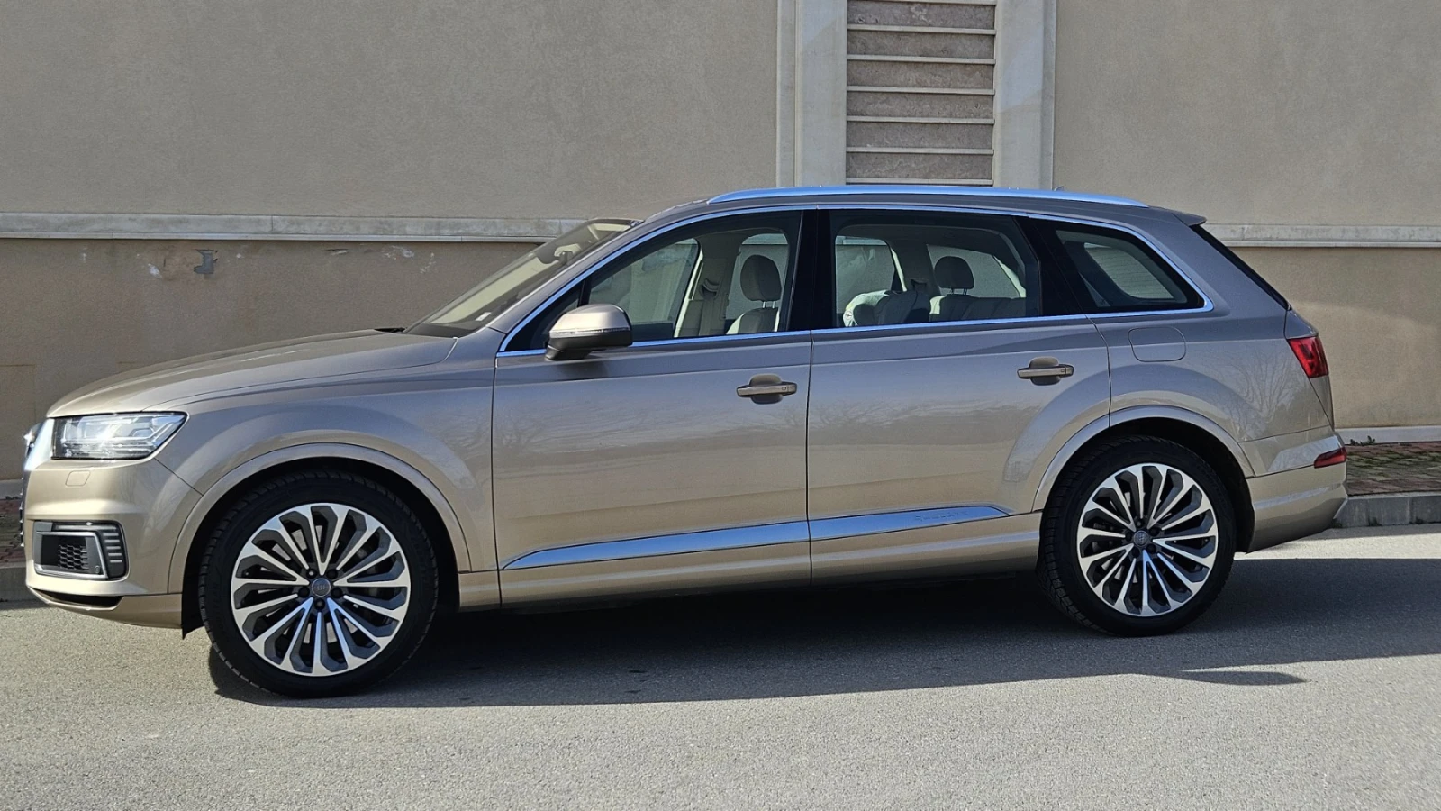 Audi Q7 E-tron | Поръчков | Сервизна история, снимка 3 - Автомобили и джипове - 54223050