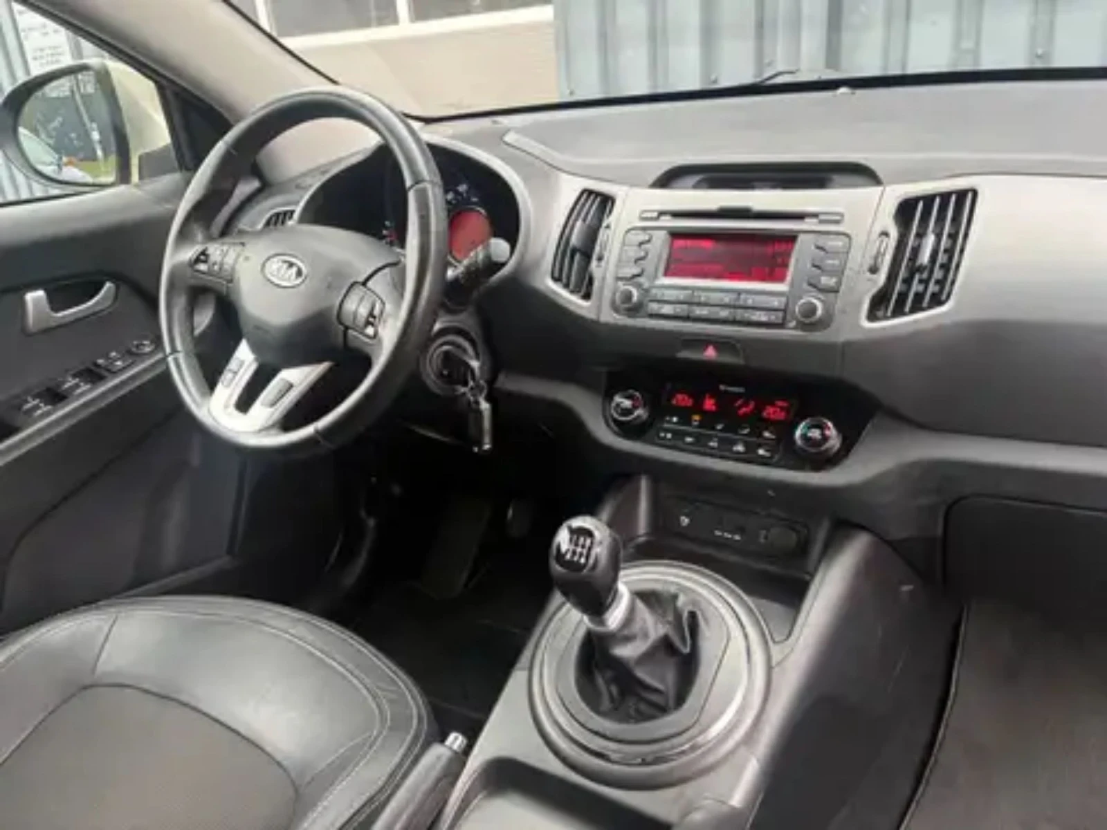 Kia Sportage БЕНЗИН, снимка 4 - Автомобили и джипове - 54480989