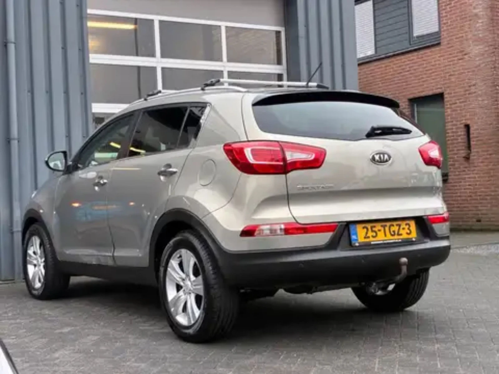 Kia Sportage БЕНЗИН, снимка 9 - Автомобили и джипове - 54480989