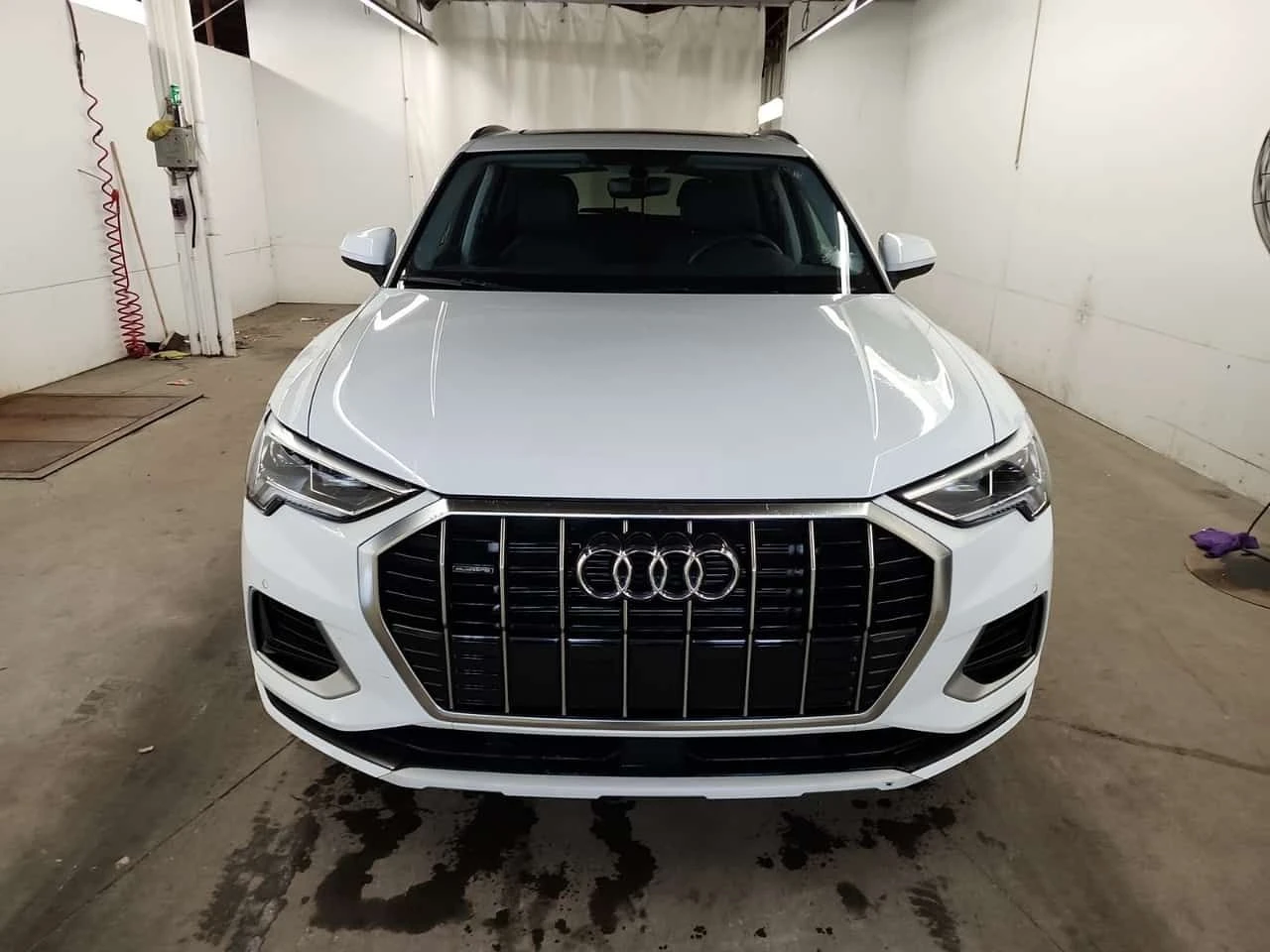 Audi Q3 KOMFORT| PANORAMA| 2 КЛЮЧА| CARFAX| , снимка 3 - Автомобили и джипове - 54607257