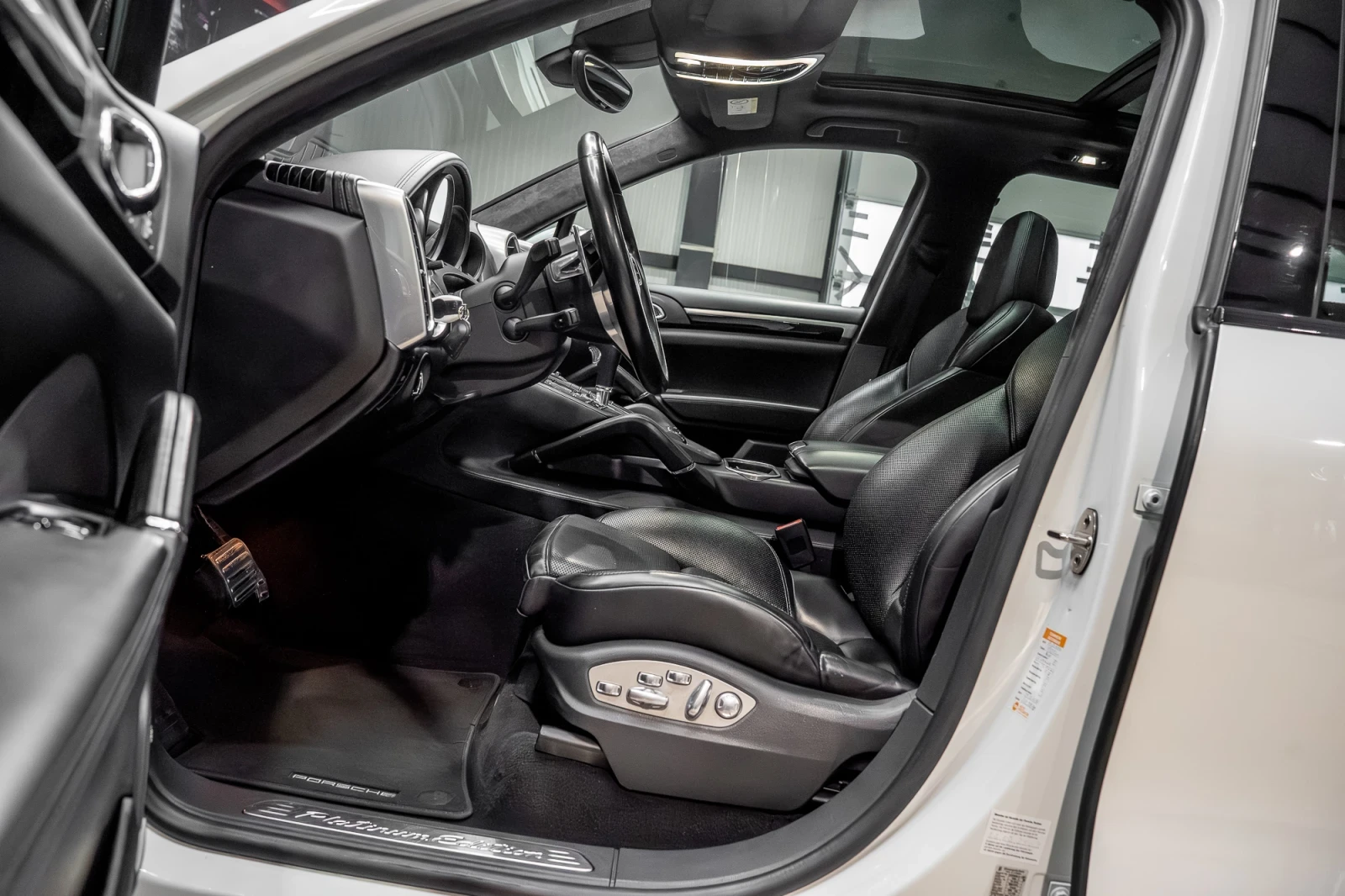 Porsche Cayenne 3.0D/Platinum Edition/GTS Pack/NAPPA  | Mobile.bg � ����������� 12