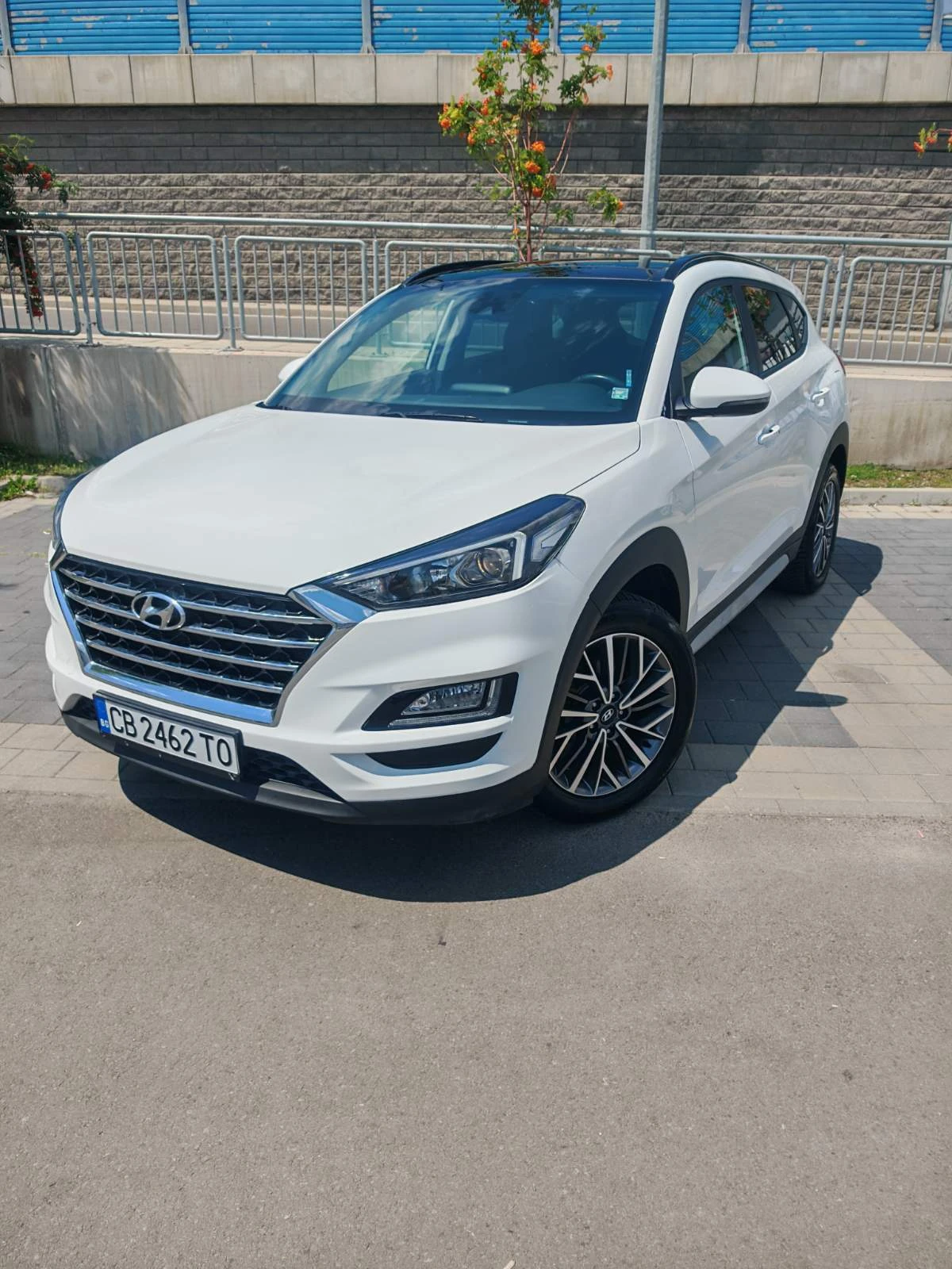 Hyundai Tucson 4x4/PANORAMA/AUTOMATIC/CARPLAY, снимка 3 - Автомобили и джипове - 56179109