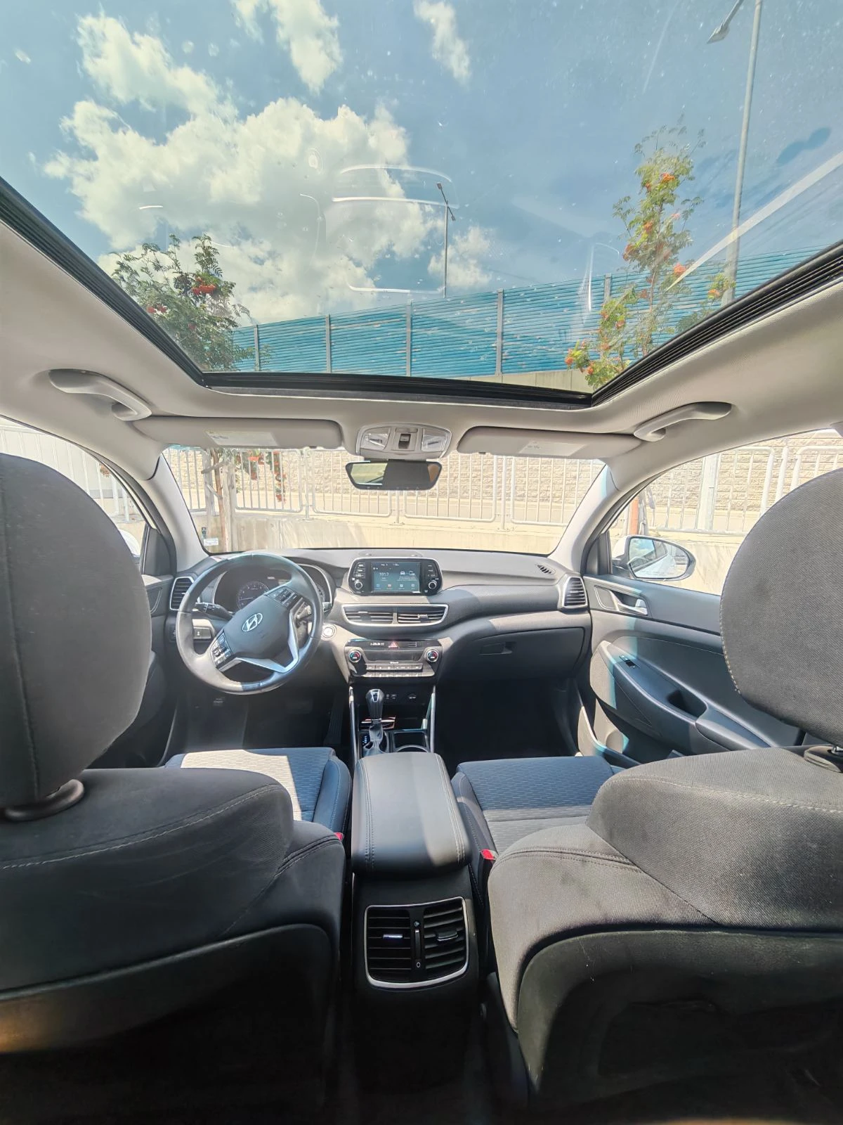 Hyundai Tucson 4x4/PANORAMA/AUTOMATIC/CARPLAY, снимка 11 - Автомобили и джипове - 56179109