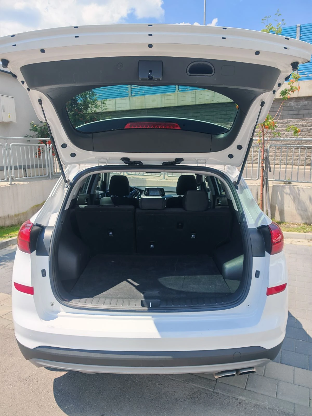 Hyundai Tucson 4x4/PANORAMA/AUTOMATIC/CARPLAY, снимка 7 - Автомобили и джипове - 56179109