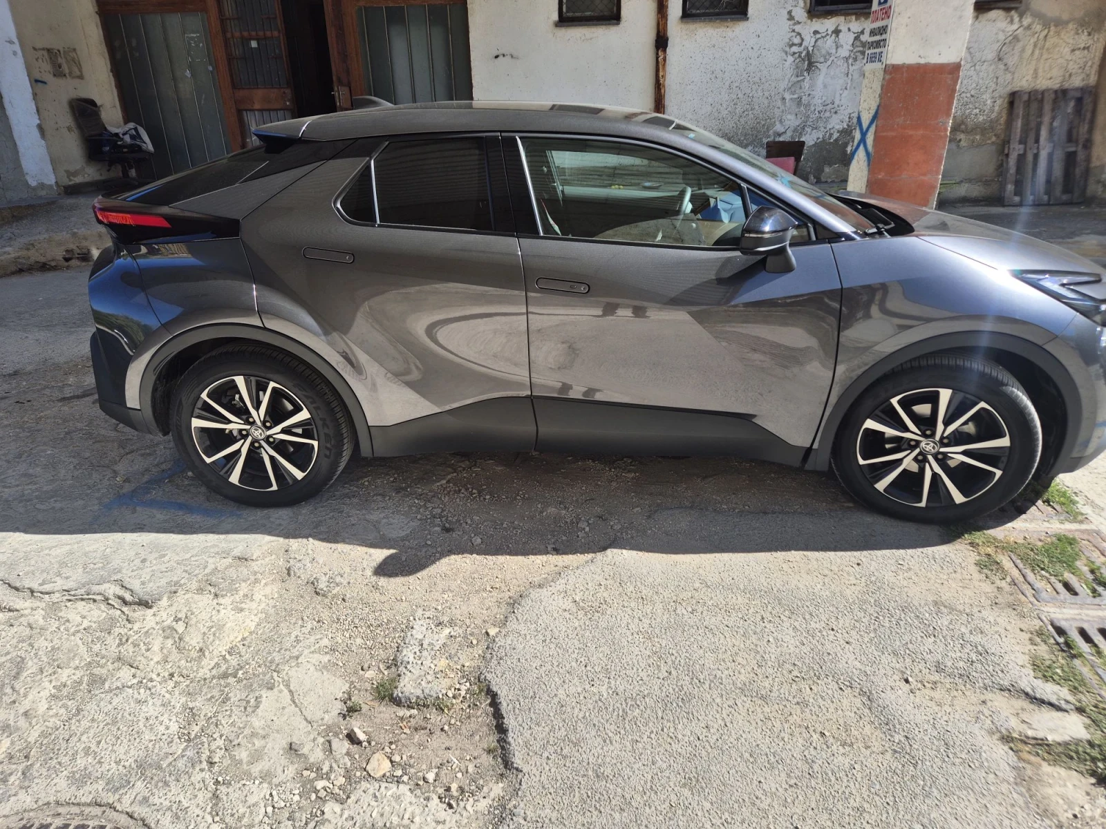 Toyota C-HR, снимка 2 - Автомобили и джипове - 56358032