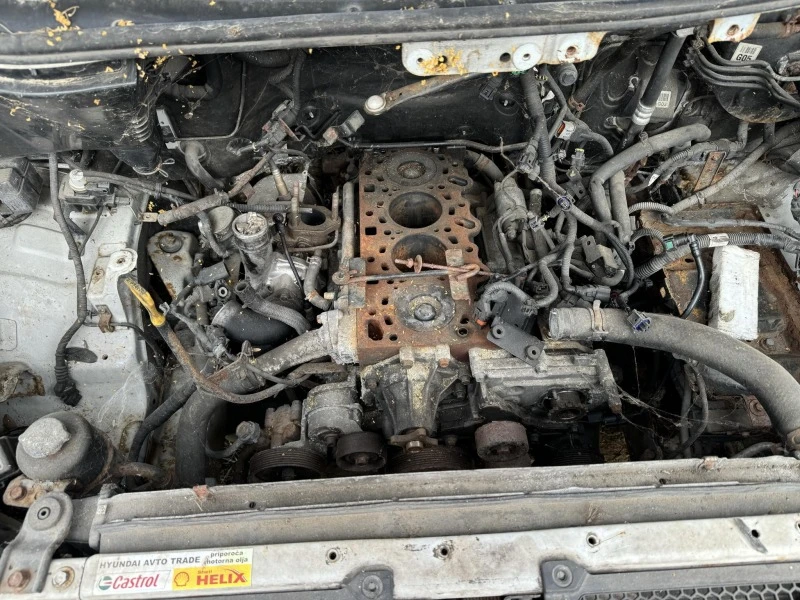 Hyundai H1 2.5, снимка 7 - Бусове и автобуси - 46370456