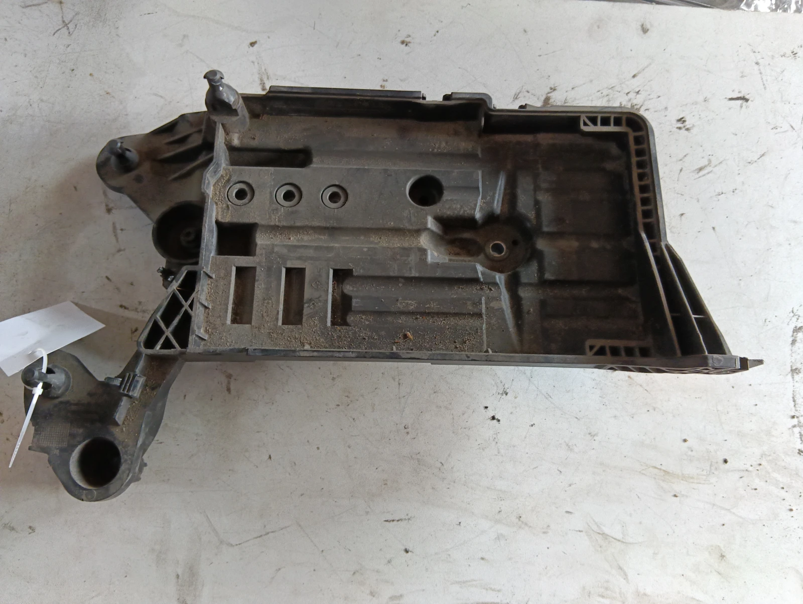 стойка за акумулатор 5Q0915331K Audi A3