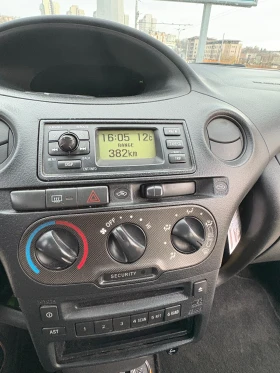 Toyota Yaris 1.0i 16V .2005g, снимка 15