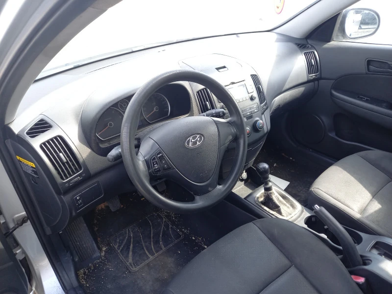 Hyundai I30 1.6 CRDI, снимка 5 - Автомобили и джипове - 42985788