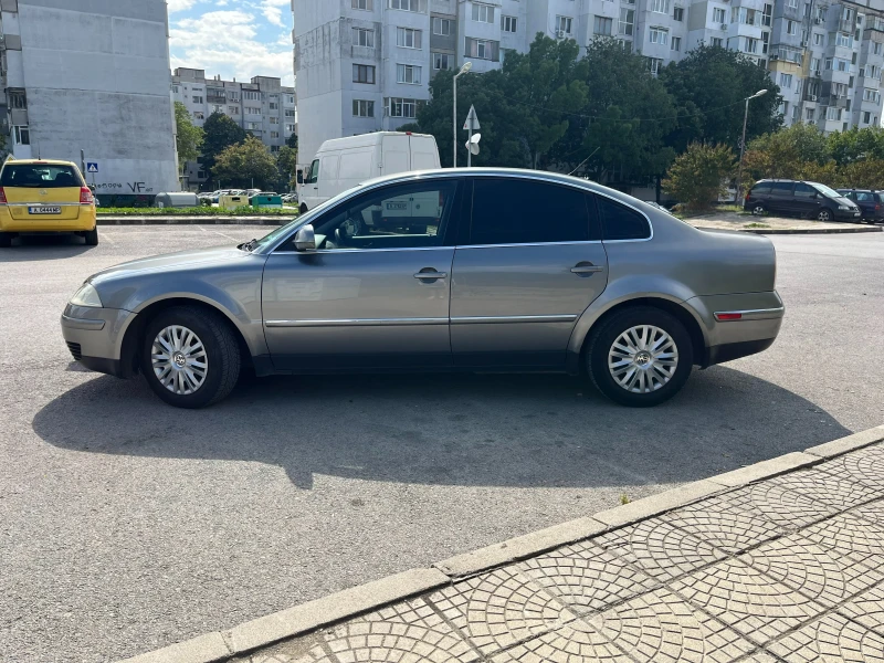 VW Passat, снимка 1 - Автомобили и джипове - 47333868