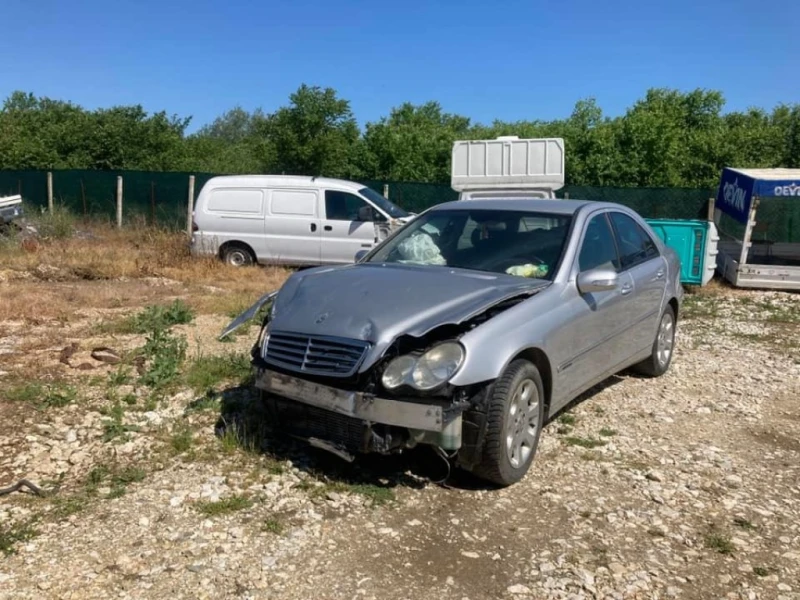 Mercedes-Benz C 220, снимка 1 - Автомобили и джипове - 49026354