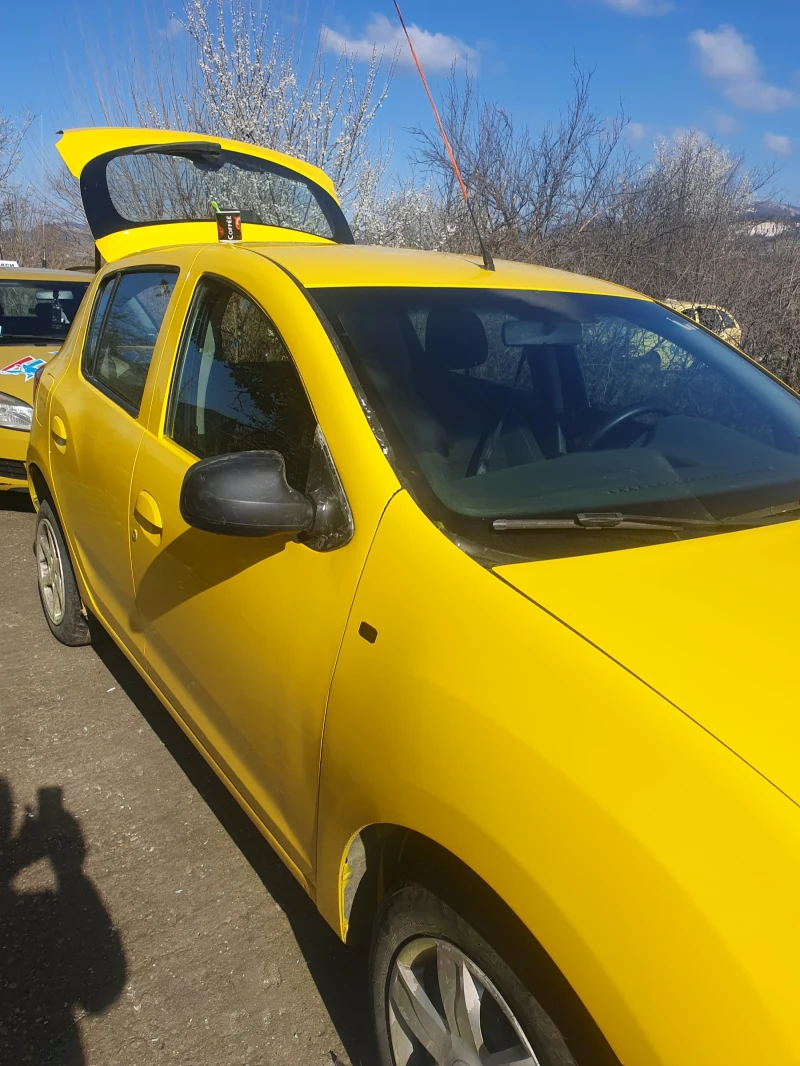 Dacia Sandero, снимка 2 - Автомобили и джипове - 49555716