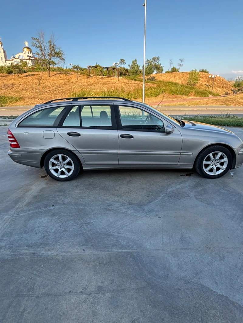 Mercedes-Benz C 220, снимка 3 - Автомобили и джипове - 51098104