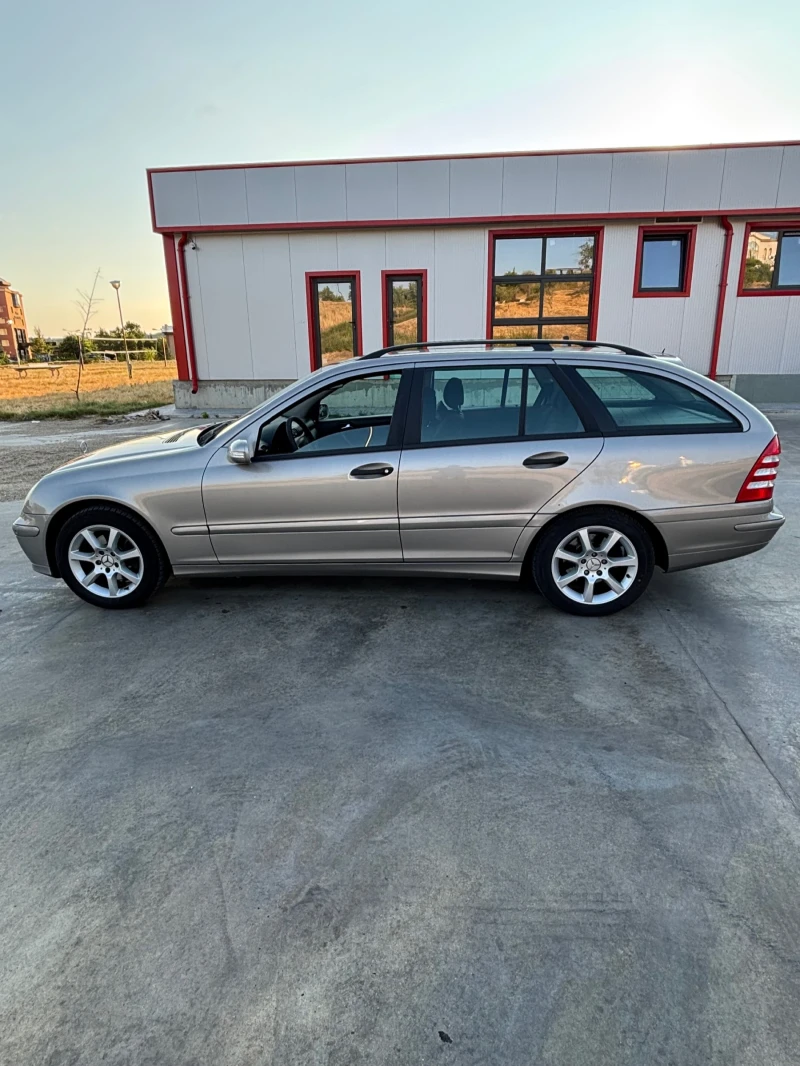 Mercedes-Benz C 220, снимка 2 - Автомобили и джипове - 51098104