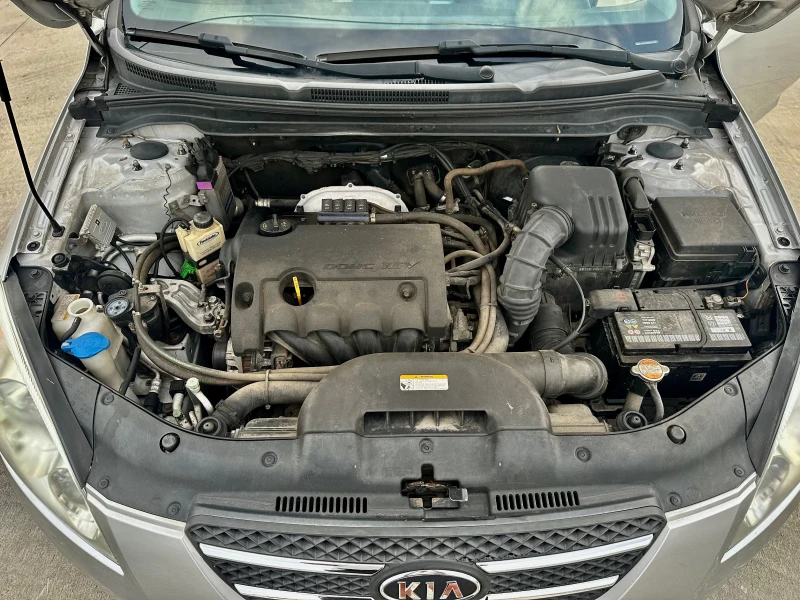 Kia Ceed 1.6/ГАЗОВ ИНЖ//КЛИМАТРОНИК//, снимка 14 - Автомобили и джипове - 51472703