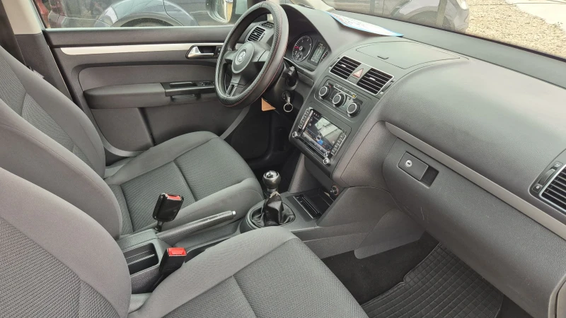 VW Touran 1.6 TDI-NAVI, снимка 14 - Автомобили и джипове - 51499692