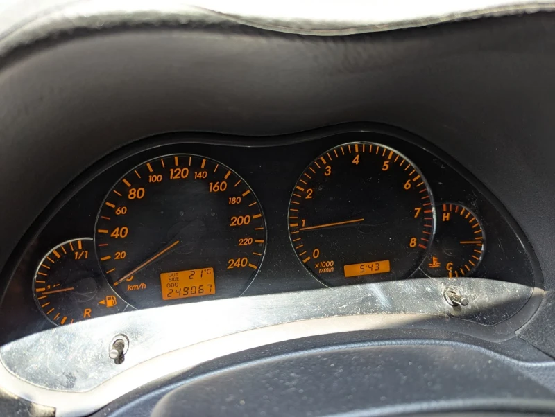 Toyota Avensis, снимка 3 - Автомобили и джипове - 52351330