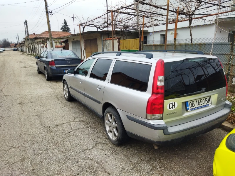 Volvo V70 T5, снимка 3 - Автомобили и джипове - 52567017