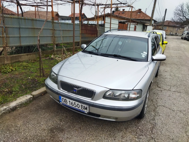 Volvo V70 T5, снимка 2 - Автомобили и джипове - 52567017