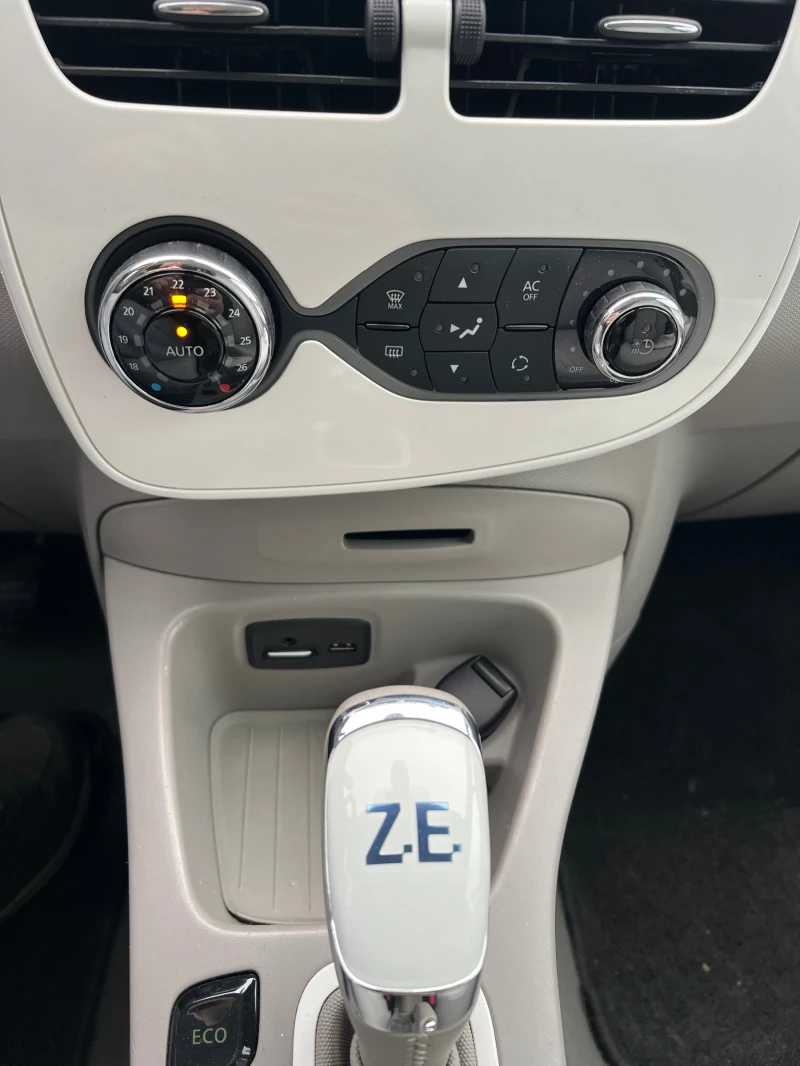 Renault Zoe Q210, снимка 11 - Автомобили и джипове - 53354605