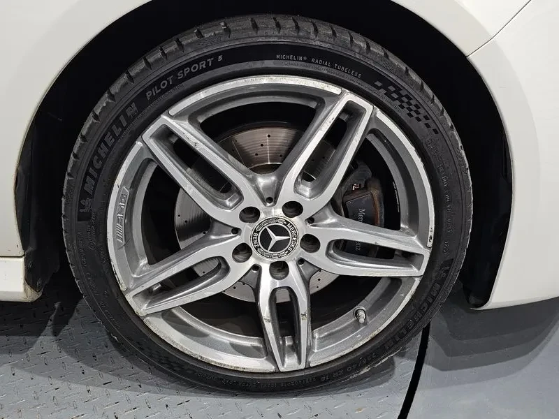 Mercedes-Benz CLA 2.5, снимка 5 - Автомобили и джипове - 54288328