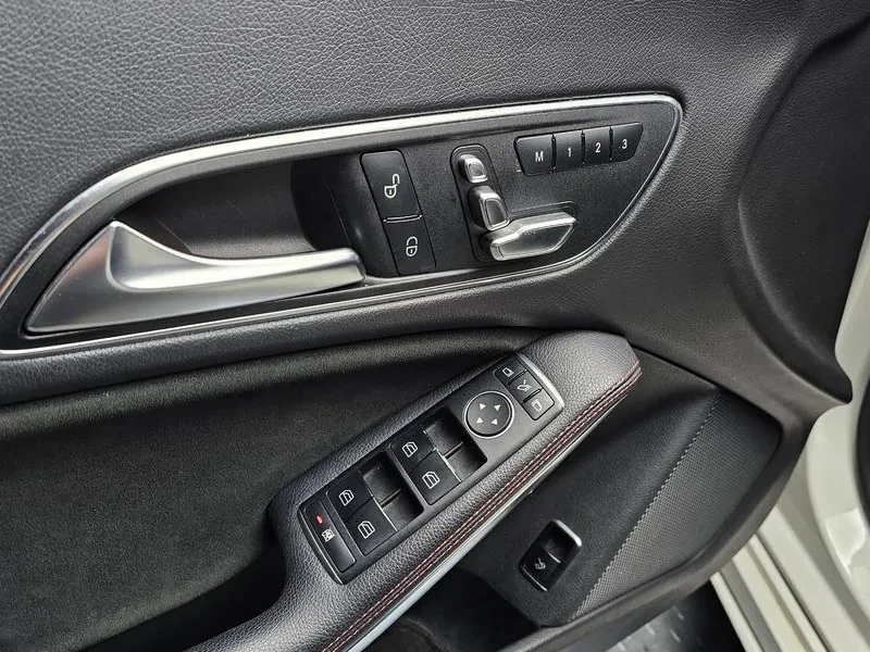 Mercedes-Benz CLA 2.5, снимка 16 - Автомобили и джипове - 54288328