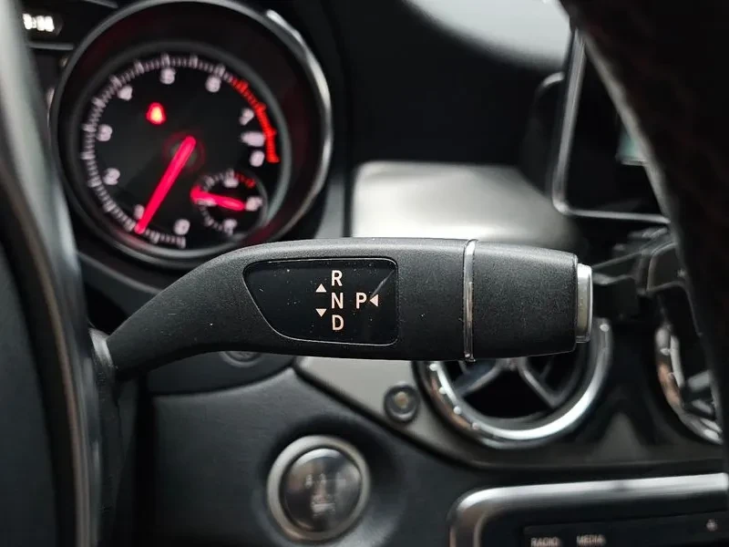 Mercedes-Benz CLA 2.5, снимка 9 - Автомобили и джипове - 54288328