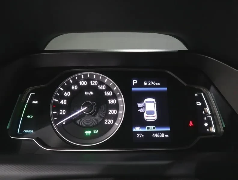 Hyundai Ioniq Hybrid 1.6 Hev I, снимка 9 - Автомобили и джипове - 56269795