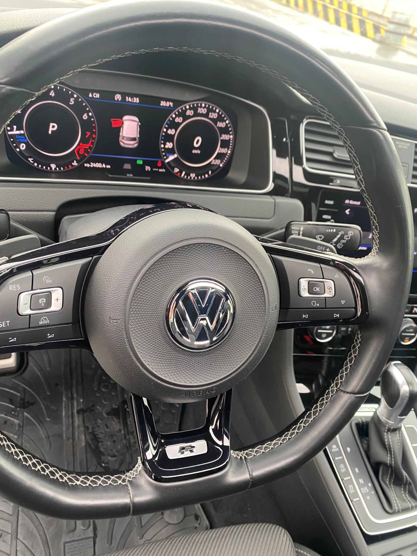 VW Golf GOLF R 2.0 TFSI  - изображение 7