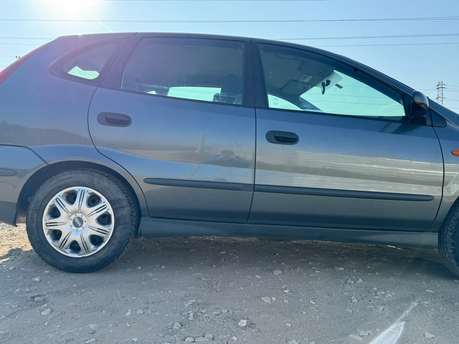 Nissan Almera tino 2.2 dizel - изображение 10