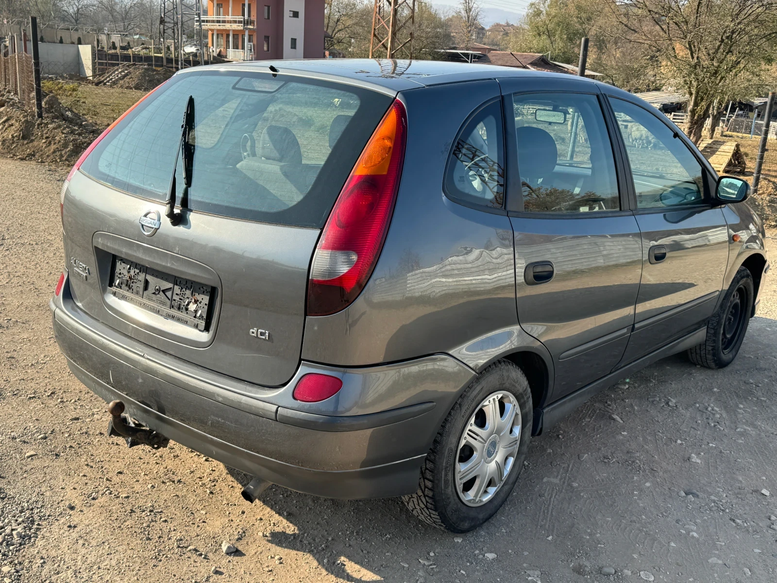 Nissan Almera tino 2.2 dizel - изображение 2