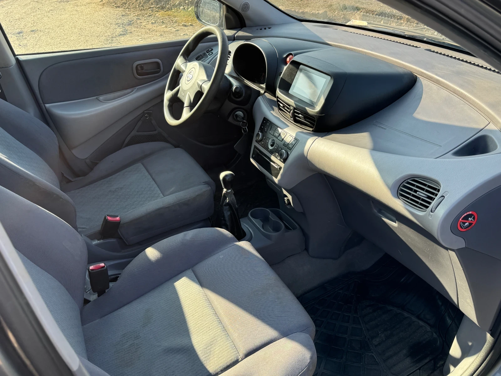 Nissan Almera tino 2.2 dizel - изображение 8