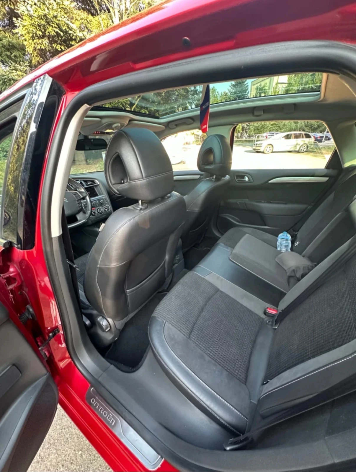 Citroen C4 1.6 е-HDI Exclusive - изображение 8
