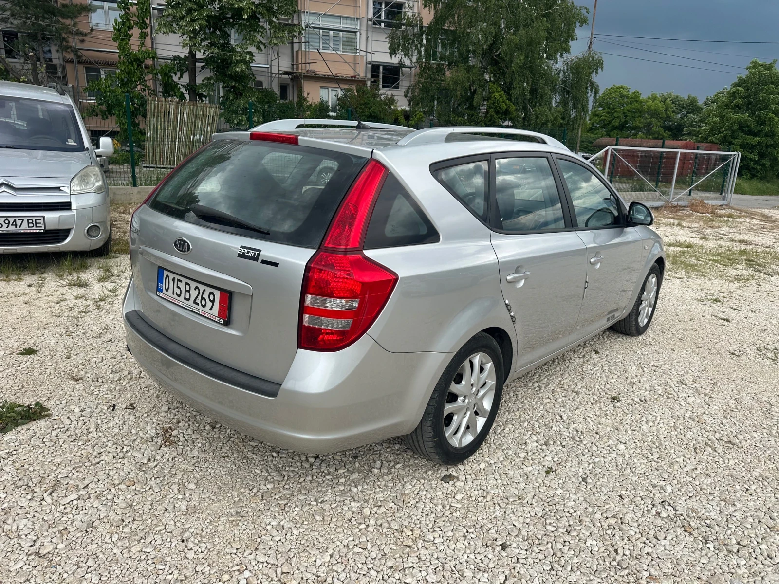 Kia Ceed 1.6/ГАЗОВ ИНЖ//7литра газ на 100 км, снимка 3 - Автомобили и джипове - 51472703