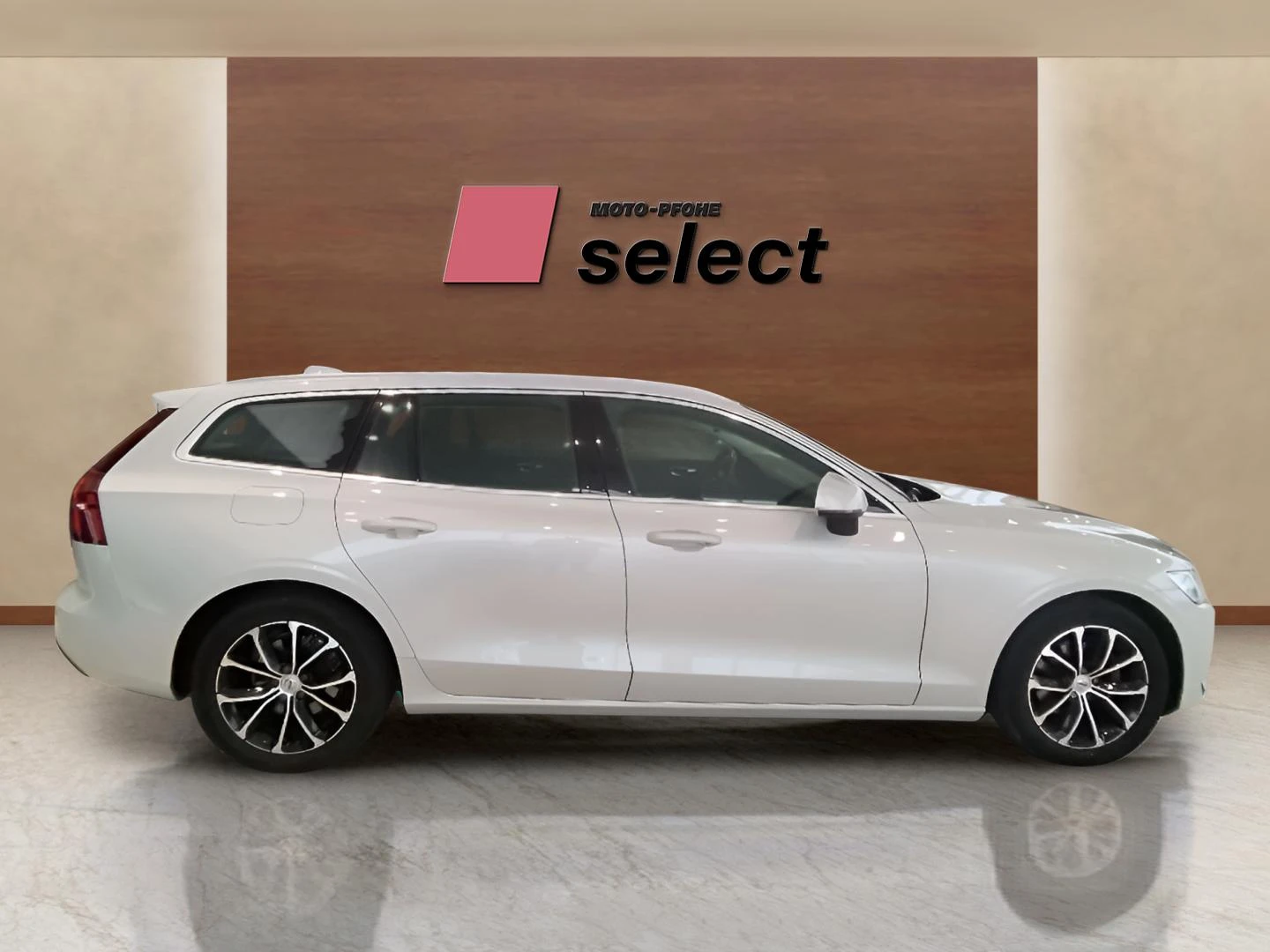 Volvo V60 2.0 B4 - изображение 4